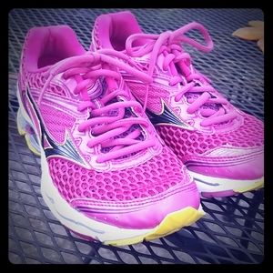 Mizuno Wave Creation running shoes